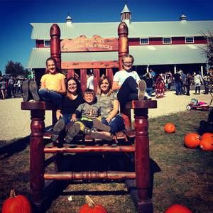 Meet your Posher, Roni